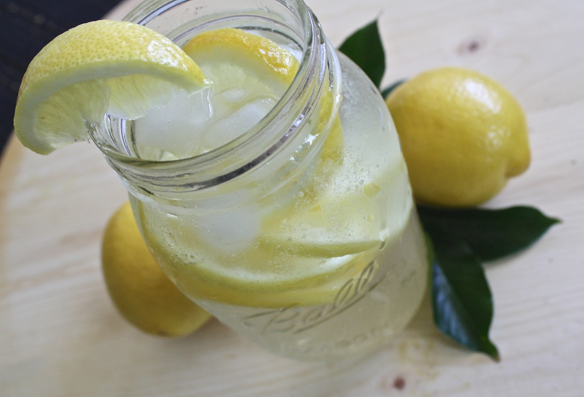 Zitronenwasser – Ist das gesund?