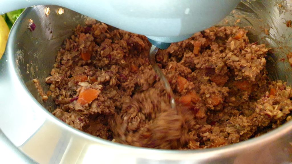 Küchenmaschine Nussbraten