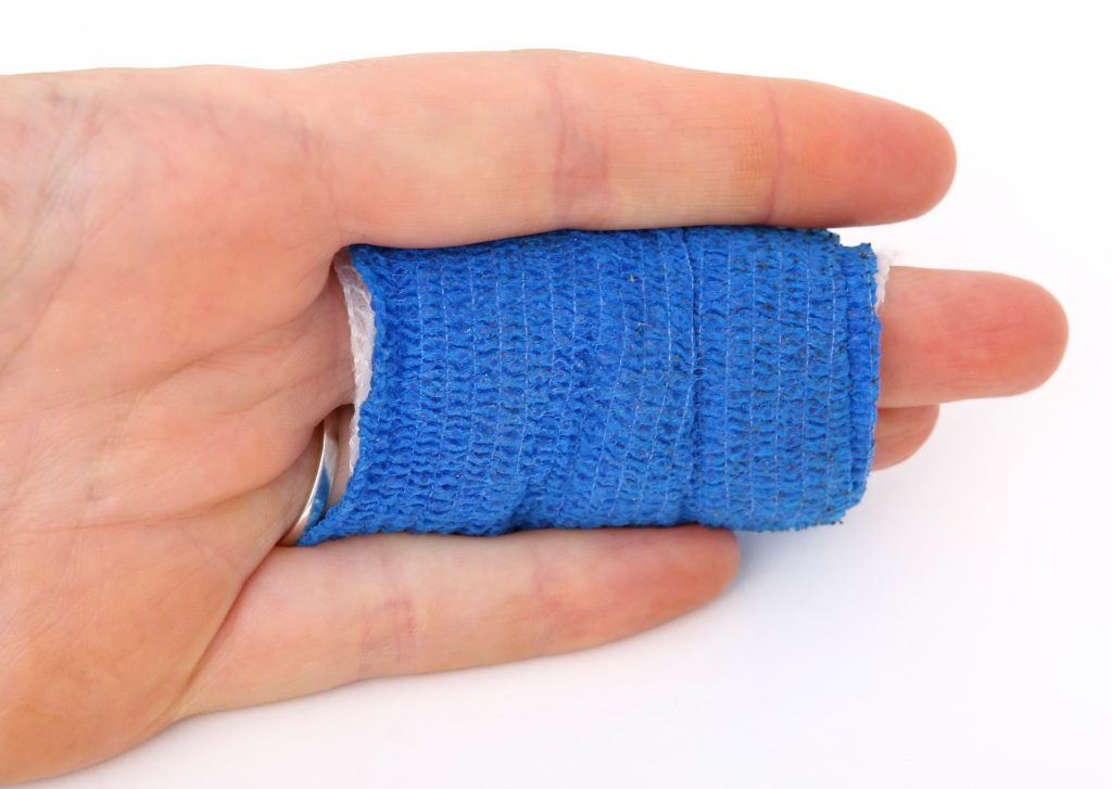 unterm gips juckt es